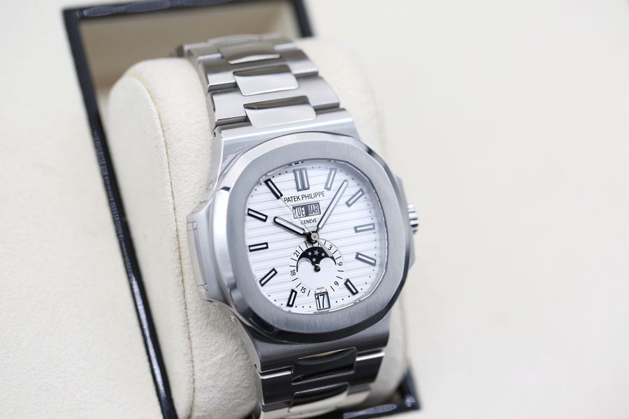 Patek Philippe Nautilus 5726/1A-010